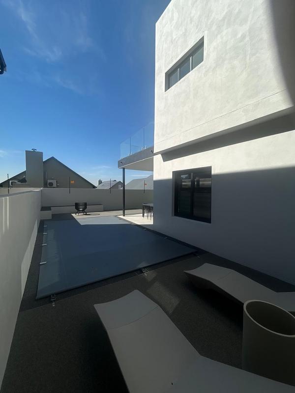To Let 4 Bedroom Property for Rent in Petervale Gauteng