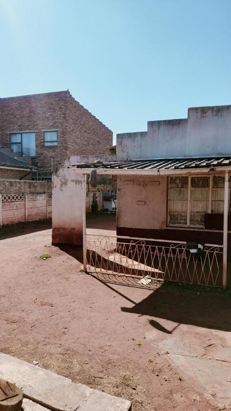 2 Bedroom Property for Sale in Lenasia Gauteng