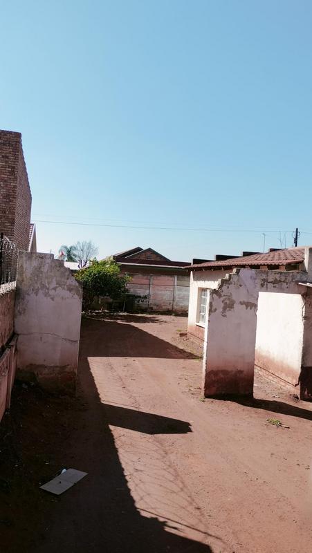 2 Bedroom Property for Sale in Lenasia Gauteng