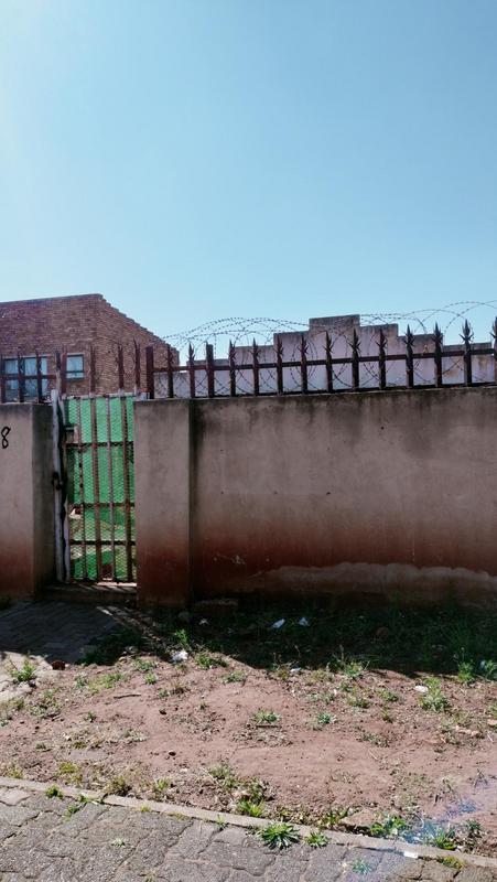 2 Bedroom Property for Sale in Lenasia Gauteng
