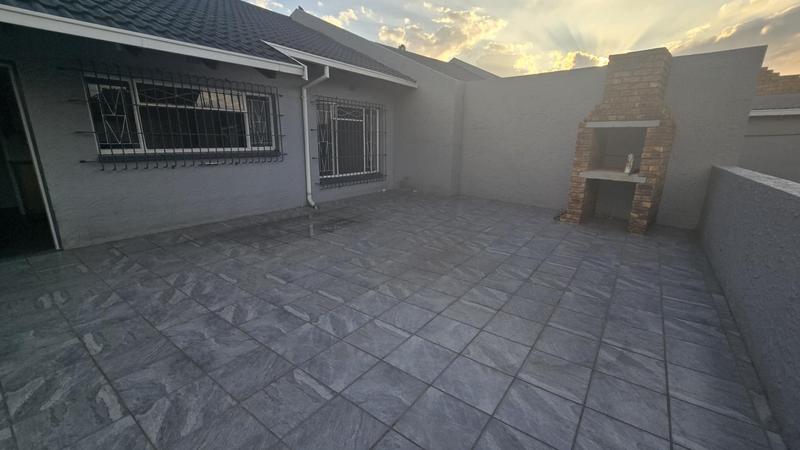 To Let 3 Bedroom Property for Rent in Elspark Gauteng