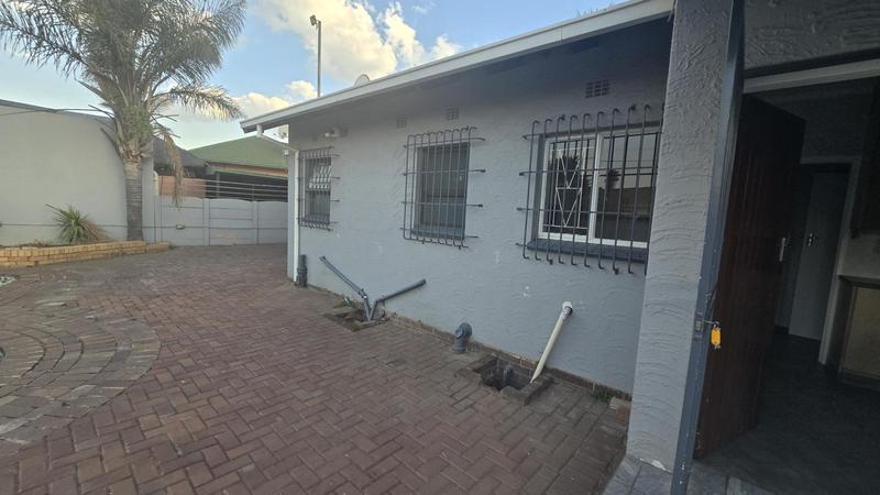 To Let 3 Bedroom Property for Rent in Elspark Gauteng