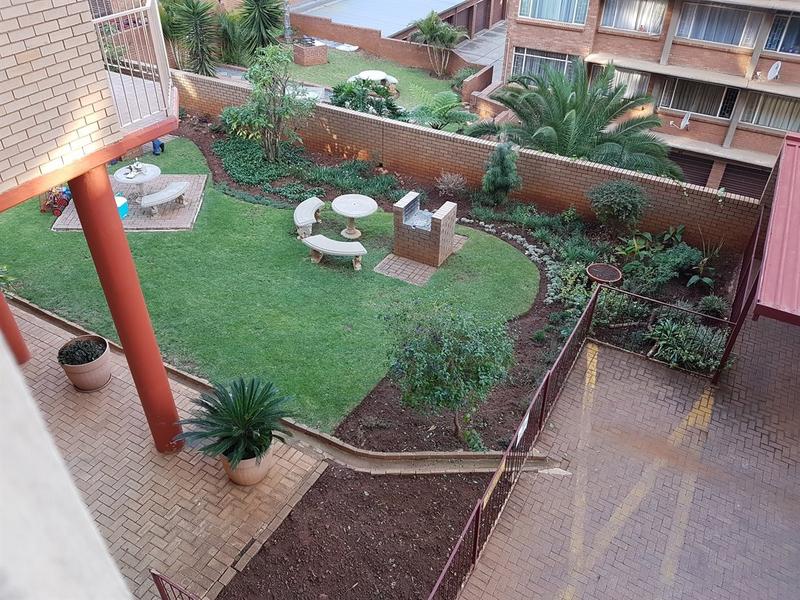1 Bedroom Property for Sale in Wonderboom South Gauteng