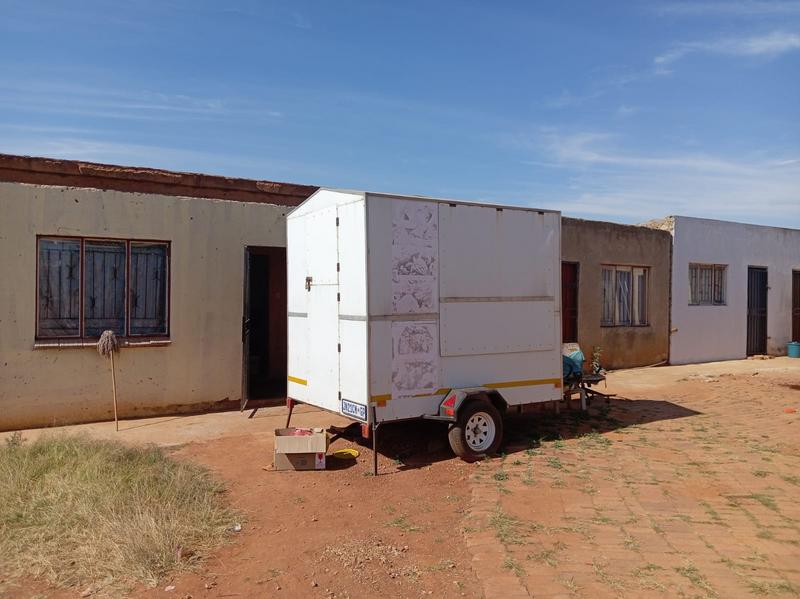 10 Bedroom Property for Sale in Lotus Gardens Gauteng
