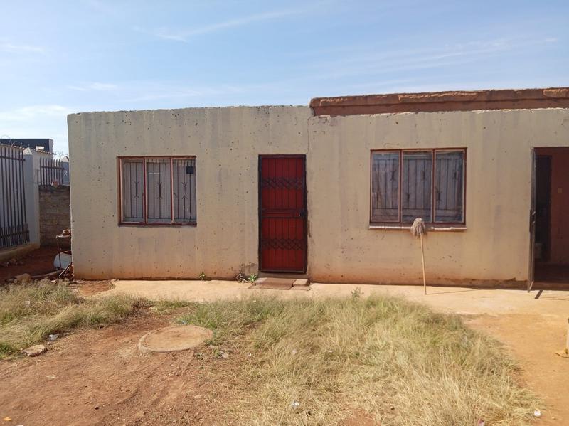10 Bedroom Property for Sale in Lotus Gardens Gauteng