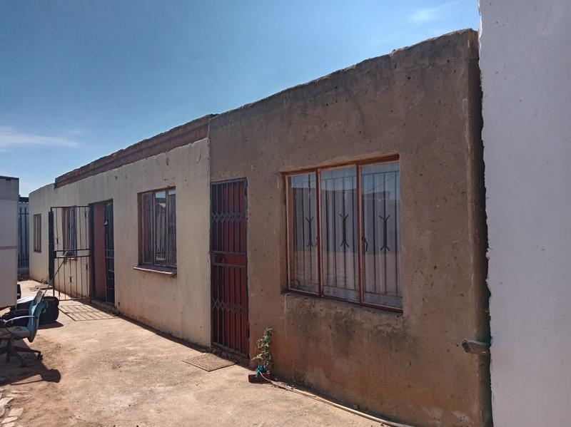 10 Bedroom Property for Sale in Lotus Gardens Gauteng