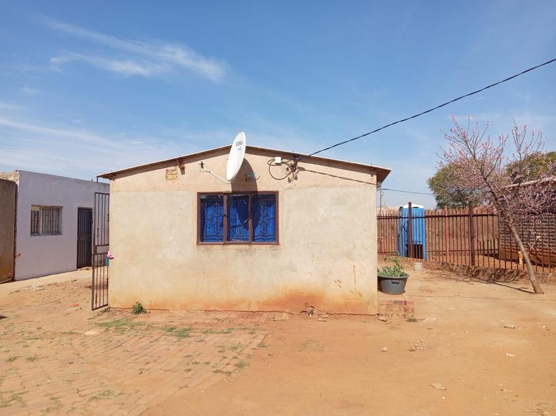 10 Bedroom Property for Sale in Lotus Gardens Gauteng