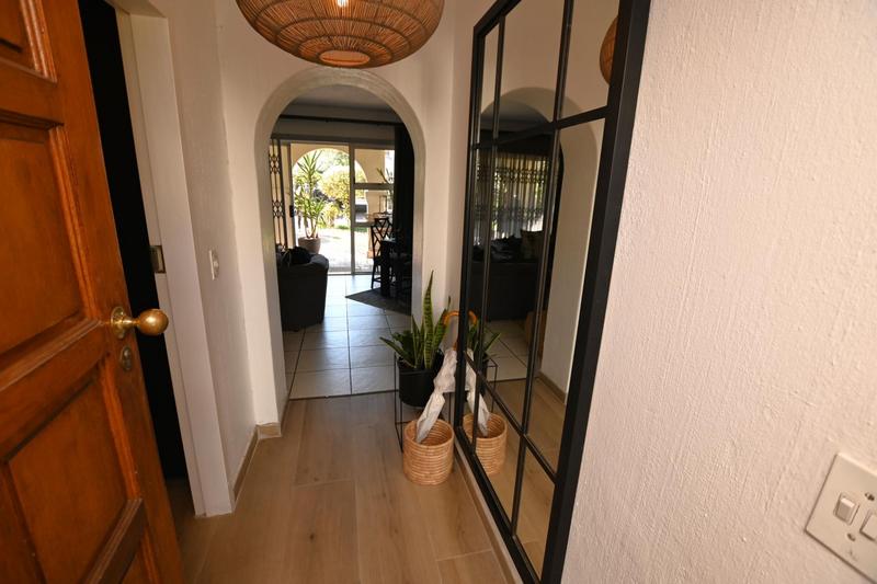 To Let 2 Bedroom Property for Rent in Bryanston Gauteng
