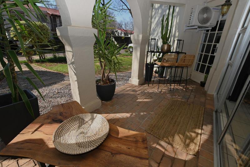 To Let 2 Bedroom Property for Rent in Bryanston Gauteng