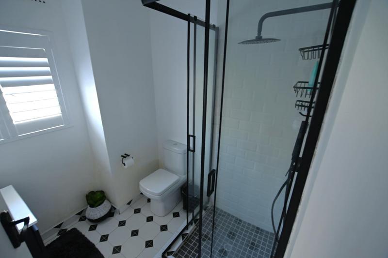 To Let 2 Bedroom Property for Rent in Bryanston Gauteng