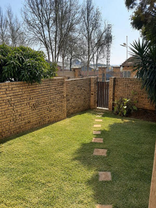 To Let 2 Bedroom Property for Rent in Olympus AH Gauteng