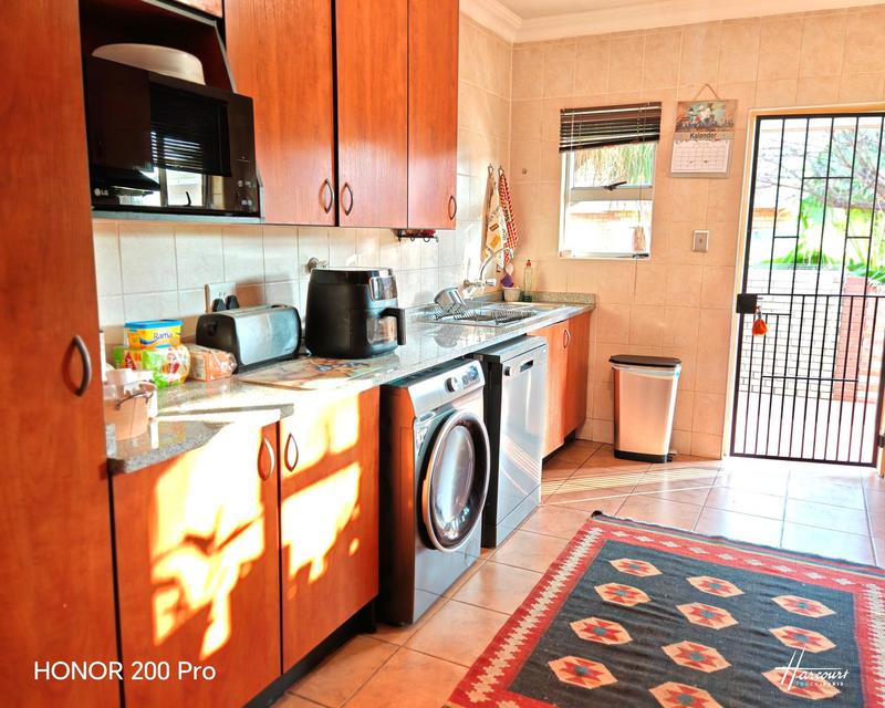To Let 3 Bedroom Property for Rent in Eldoraigne Gauteng