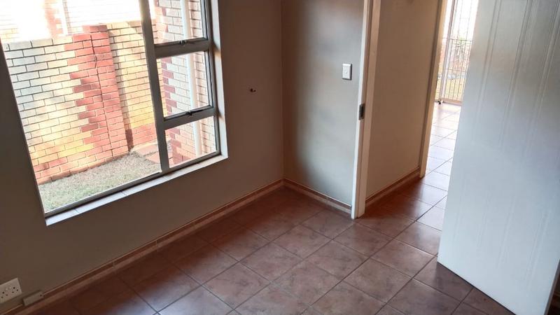 To Let 3 Bedroom Property for Rent in Eldoraigne Gauteng
