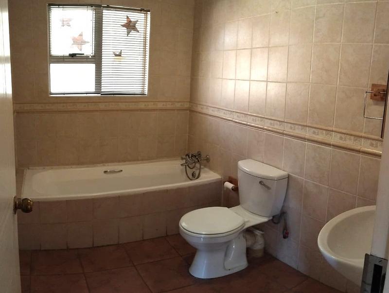 To Let 3 Bedroom Property for Rent in Eldoraigne Gauteng