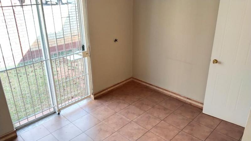 To Let 3 Bedroom Property for Rent in Eldoraigne Gauteng