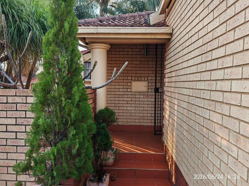 To Let 3 Bedroom Property for Rent in Eldoraigne Gauteng