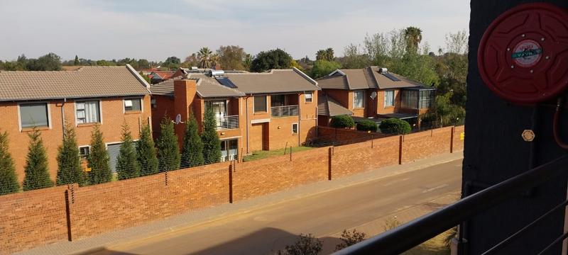To Let 2 Bedroom Property for Rent in Pomona Gauteng