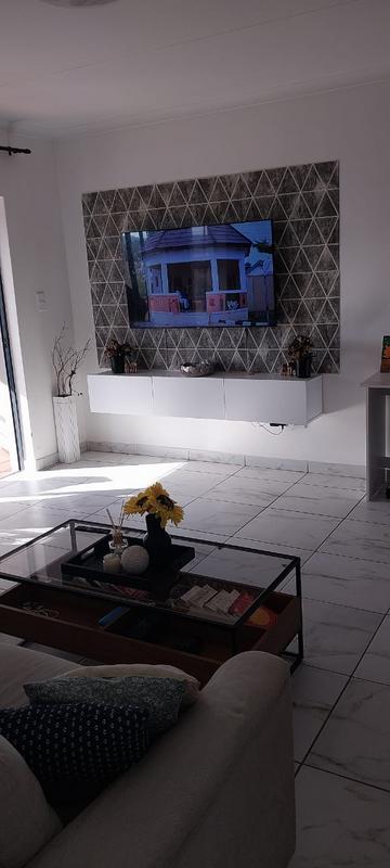 To Let 2 Bedroom Property for Rent in Pomona Gauteng