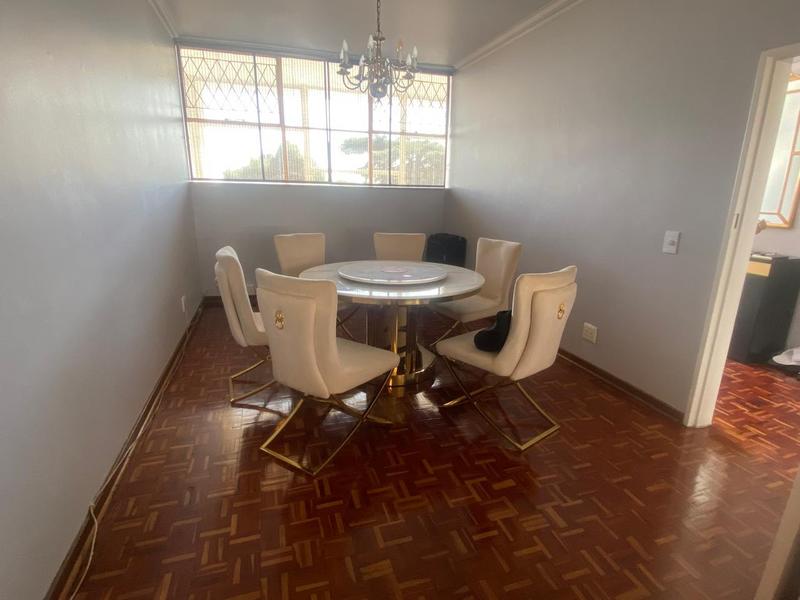 2 Bedroom Property for Sale in Dunkeld Gauteng