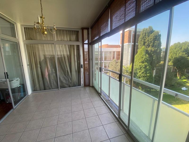 2 Bedroom Property for Sale in Dunkeld Gauteng