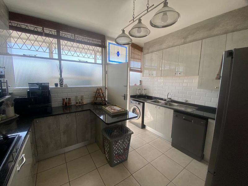 2 Bedroom Property for Sale in Dunkeld Gauteng