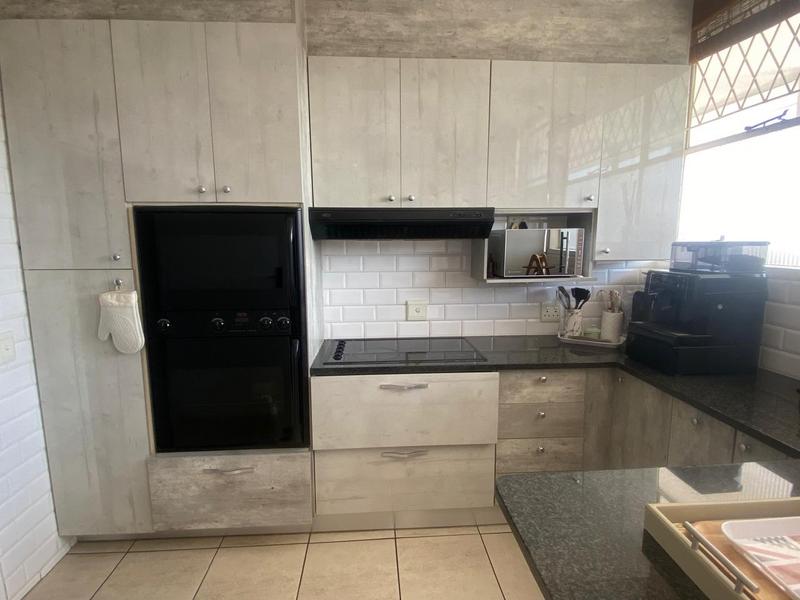 2 Bedroom Property for Sale in Dunkeld Gauteng