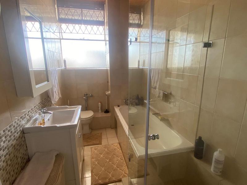 2 Bedroom Property for Sale in Dunkeld Gauteng