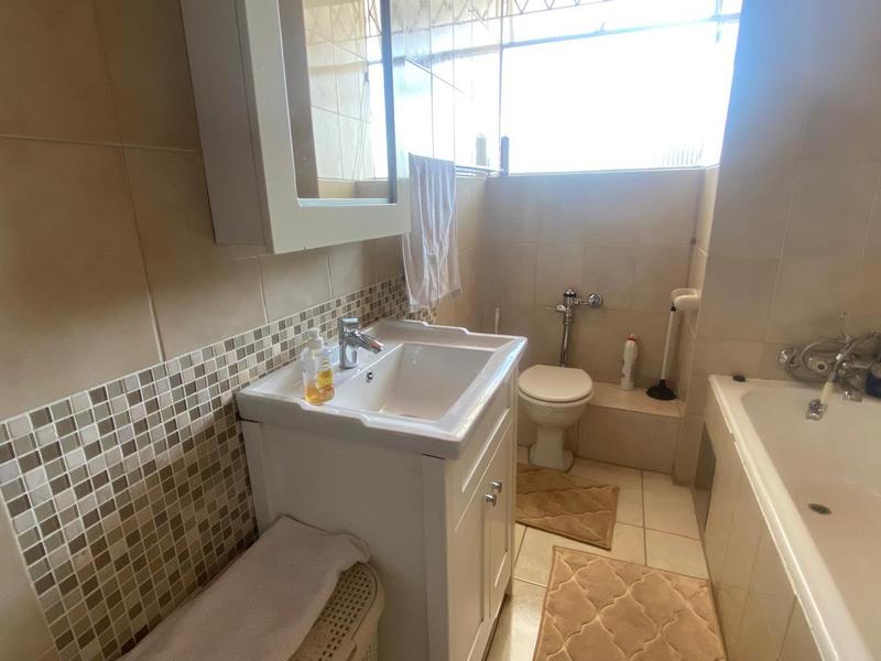 2 Bedroom Property for Sale in Dunkeld Gauteng