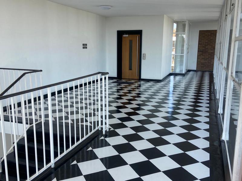 2 Bedroom Property for Sale in Dunkeld Gauteng