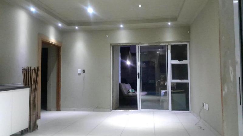 To Let 2 Bedroom Property for Rent in Florida Gauteng