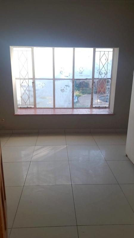 To Let 2 Bedroom Property for Rent in Florida Gauteng