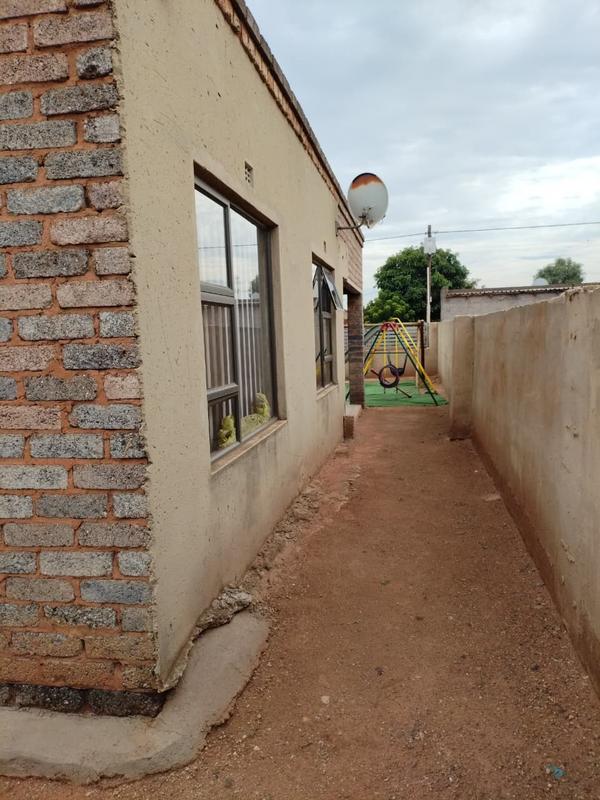 2 Bedroom Property for Sale in Rondebult Gauteng