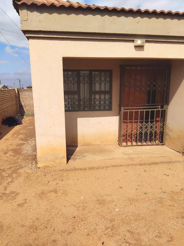 3 Bedroom Property for Sale in Bram Fischerville Gauteng