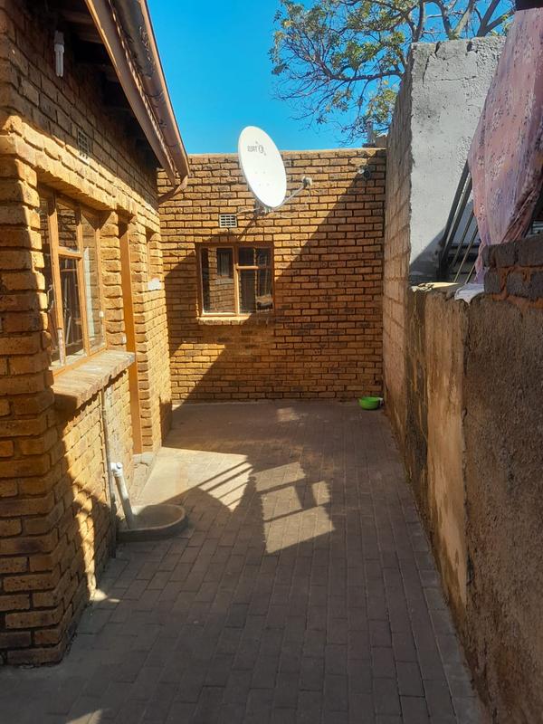 2 Bedroom Property for Sale in Meadowlands West Gauteng