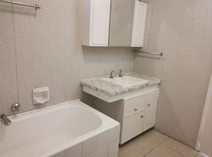 To Let 2 Bedroom Property for Rent in Benmore Gardens Gauteng
