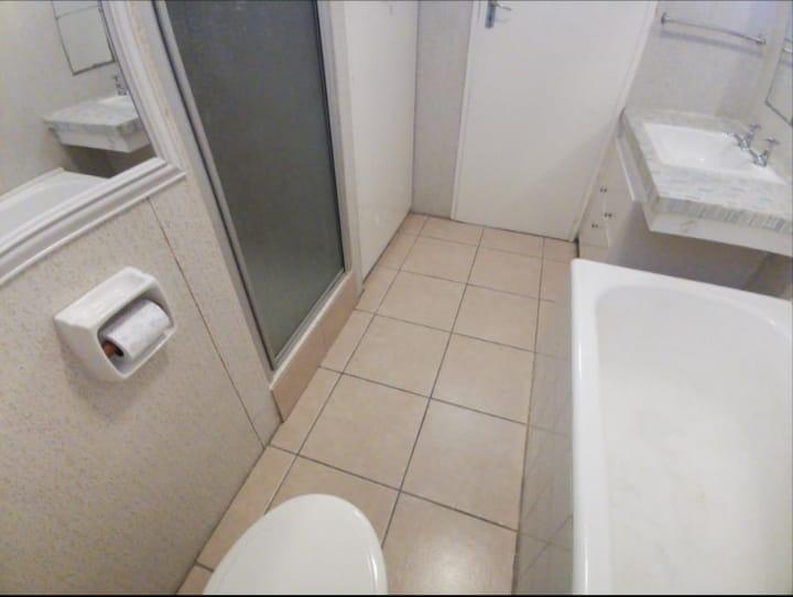 To Let 2 Bedroom Property for Rent in Benmore Gardens Gauteng