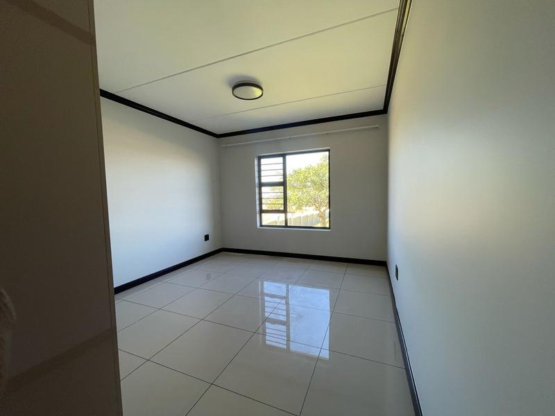 To Let 3 Bedroom Property for Rent in Broadacres Gauteng