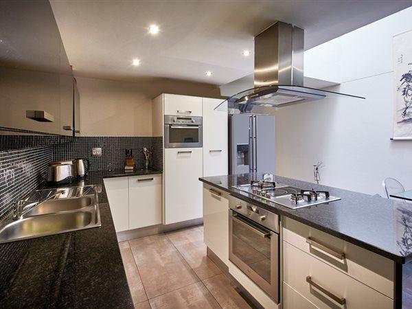 To Let 2 Bedroom Property for Rent in Sandown Gauteng