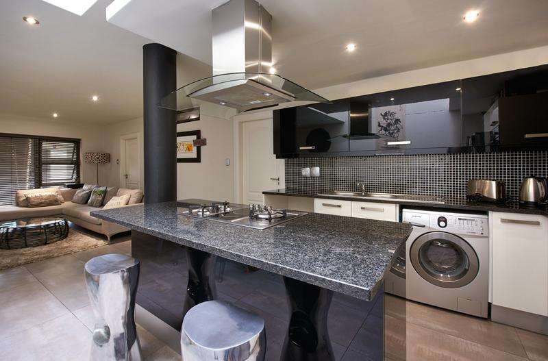 To Let 2 Bedroom Property for Rent in Sandown Gauteng