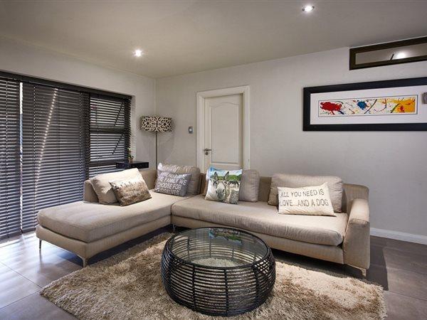 To Let 2 Bedroom Property for Rent in Sandown Gauteng
