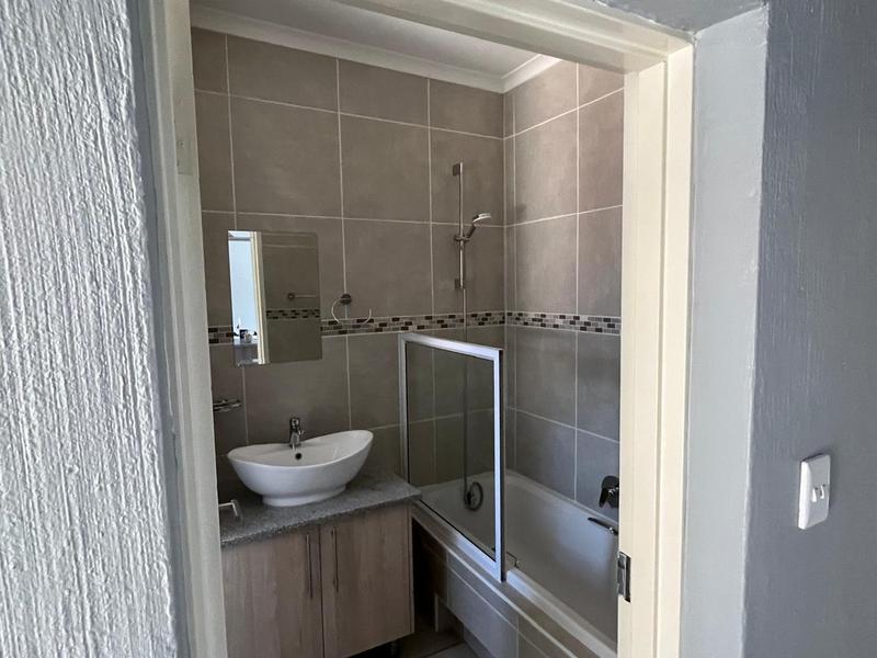 2 Bedroom Property for Sale in Victory Park Gauteng