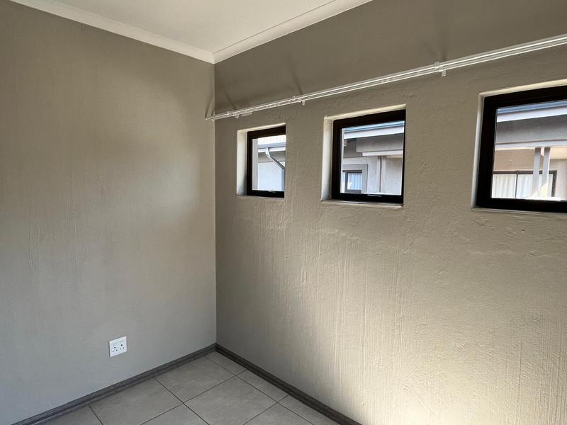 2 Bedroom Property for Sale in Victory Park Gauteng