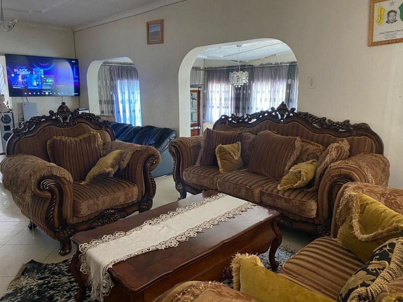 5 Bedroom Property for Sale in Erasmia Gauteng