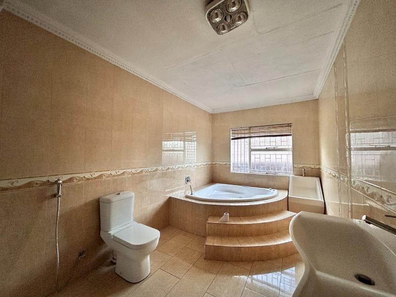5 Bedroom Property for Sale in Erasmia Gauteng