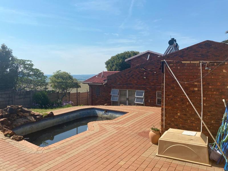 5 Bedroom Property for Sale in Erasmia Gauteng