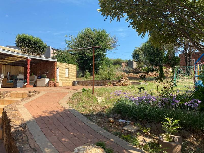 5 Bedroom Property for Sale in Erasmia Gauteng