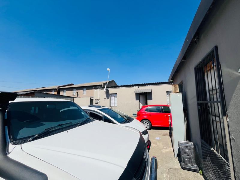8 Bedroom Property for Sale in Geduld Gauteng