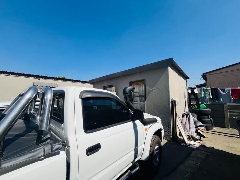 8 Bedroom Property for Sale in Geduld Gauteng