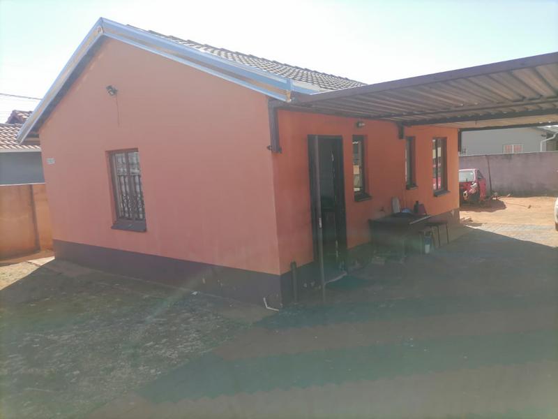 2 Bedroom Property for Sale in Protea Glen Gauteng