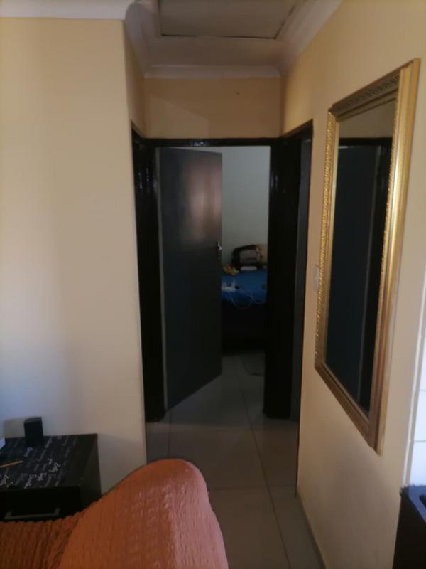 2 Bedroom Property for Sale in Protea Glen Gauteng